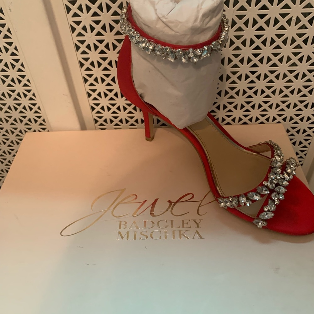 Heels - Picture 2 of 4